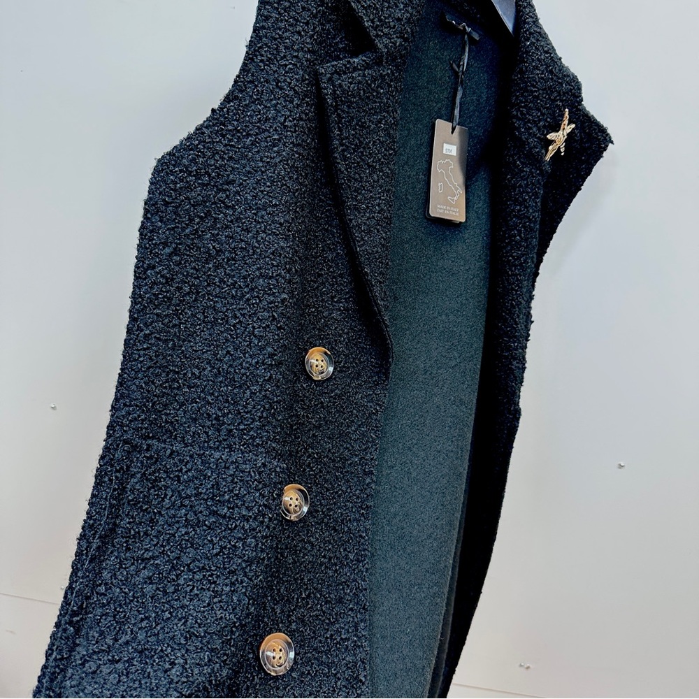 Bella Amore Italy made Black Vest Coat with Gold Star Pin, size S-XL - Picture 2 of 8